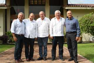 The President of Honduras (far left) visited NSIP Mexico